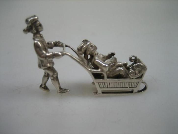 Zilver Miniatuur Vrouw met Kind en Slee uit ca. 1964 van J., Antiek en Kunst, Antiek | Goud en Zilver, Zilver, Verzenden
