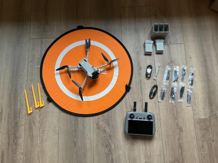 DJI mini 4 pro Fly more combo van mei 2025!, Audio, Tv en Foto, Drones, Zo goed als nieuw, Drone met camera, Ophalen of Verzenden