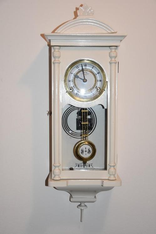 Vintage Witte Wandklok, Huis en Inrichting, Woonaccessoires | Klokken, Gebruikt, Wandklok, Analoog, Ophalen
