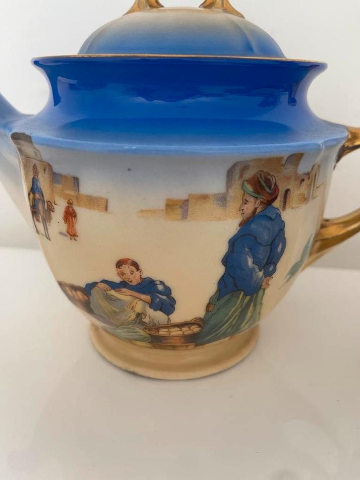 Antiek Theeservies met Handgeschilderde Scènes, Antiek en Kunst, Antiek | Keramiek en Aardewerk, Ophalen of Verzenden