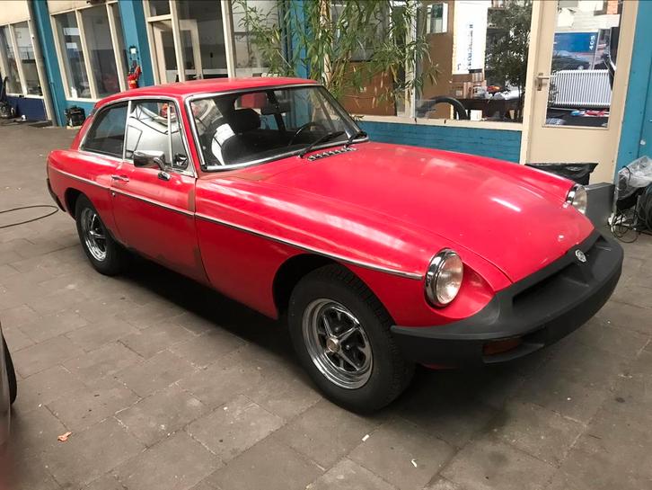 MGB GT 1,8  2e eigenaar! LHD, Auto's, Oldtimers, Particulier, MG, Benzine, Coupé, Handgeschakeld, Rood, Zwart, Ophalen