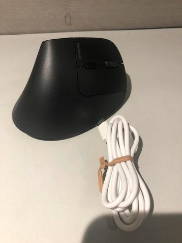 Bluebuilt B1423 ergonomisch rechtstaande muis beschikbaar voor biedingen