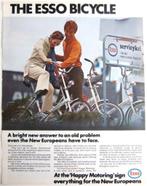 12 vintage advertenties reclames Esso Happy motoring 61-70, Verzamelen, Merken en Reclamevoorwerpen, Verzenden, Gebruikt, Overige typen