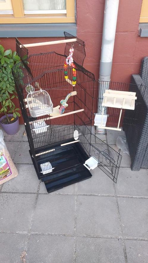 Te koop  grote  vogelkooi kooi 1 weken oud, Dieren en Toebehoren, Vogels | Hokken en Kooien, Zo goed als nieuw, Volière, Metaal