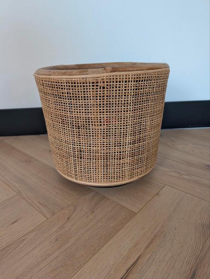 Rotan plantenpot - 29,5x27cm, Huis en Inrichting, Woonaccessoires | Vazen, Zo goed als nieuw, Overige materialen, Ophalen of Verzenden