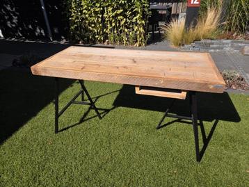 Steigerhouten Bureau met Zwart Frame beschikbaar voor biedingen