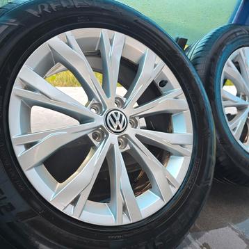 Origineel Vw Tiguan Montana zomerset 215-65-17 99V beschikbaar voor biedingen