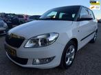 Skoda Fabia 1.2 TSI Elegance Dealer Onderhoud Binnen Gestaan, Auto's, Skoda, Euro 5, 86 pk, 4 cilinders, Wit