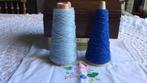 Oude klossen (karton) met blauw garen/set van 2, Hobby en Vrije tijd, Ophalen of Verzenden, Gebruikt, Garen of Naald(en)