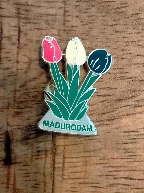 Madurodam tulpen park pretpark logo pin bloemen, Verzamelen, Speldjes, Pins en Buttons, Gebruikt, Ophalen of Verzenden