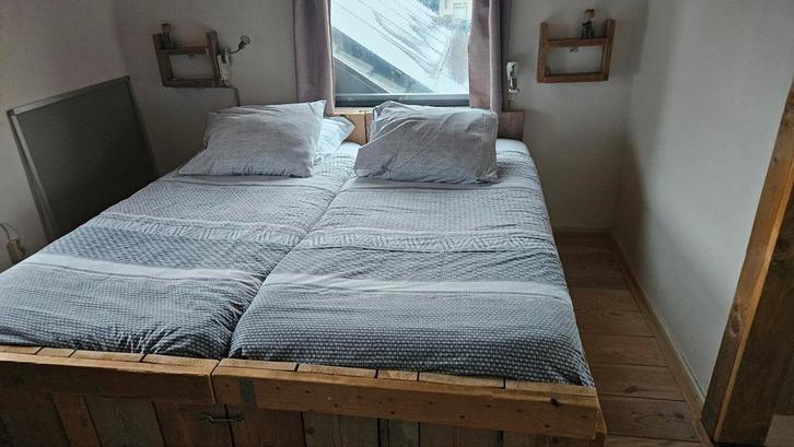 Steigerhouten bed, 2x 1-persoons of 1x 2-persoons, Huis en Inrichting, Slaapkamer | Bedden, Ophalen