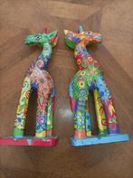 2 beeldje giraffe van hout, handbeschilderd, 21 cm, Ophalen of Verzenden, Zo goed als nieuw, Dier
