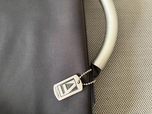 Azzaro schoudertas, Sieraden, Tassen en Uiterlijk, Tassen | Damestassen, Zo goed als nieuw, Overige typen, Zwart, Ophalen of Verzenden