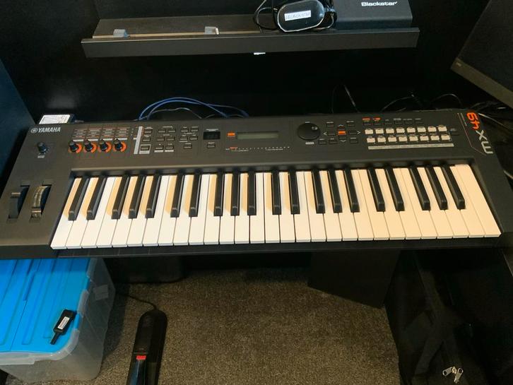 Yamaha MX49 MK2 + Softcase, Accu, Nieuwstaat!, Muziek en Instrumenten, Keyboards, Zo goed als nieuw, 49 toetsen, Yamaha, Aanslaggevoelig