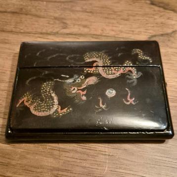 Antiek Chinees Sigarettendoosje met Draken beschikbaar voor biedingen