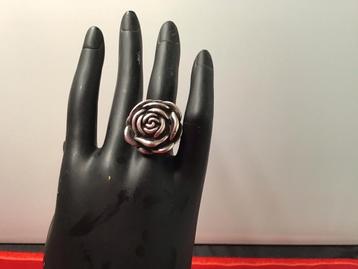 Zilveren ring met roos mt 18,zilveren ring met bloem, beschikbaar voor biedingen