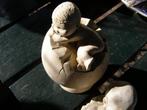 1x Beeld van een baby komend uit een ei, Ophalen of Verzenden, Gebruikt, Mens