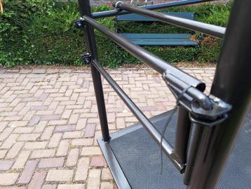 ZEER solide, zware behandelbox opvoelbox beschikbaar voor biedingen
