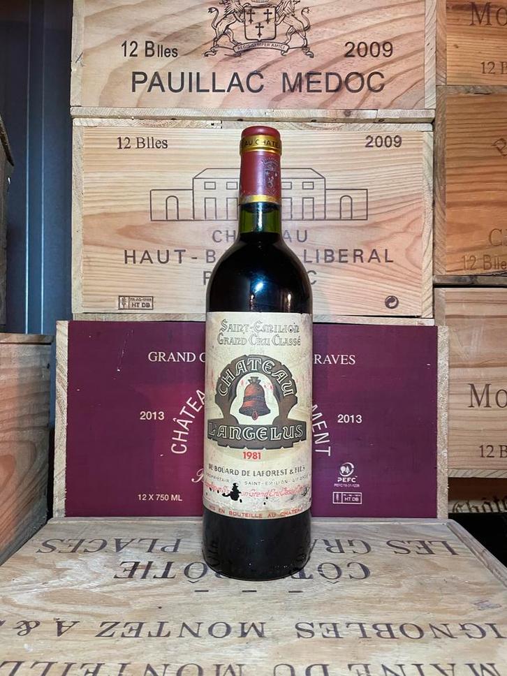 Château L'Angelus Saint-Émilion Grand Cru Classé 1981, Verzamelen, Wijnen, Zo goed als nieuw, Rode wijn, Frankrijk, Vol, Ophalen of Verzenden