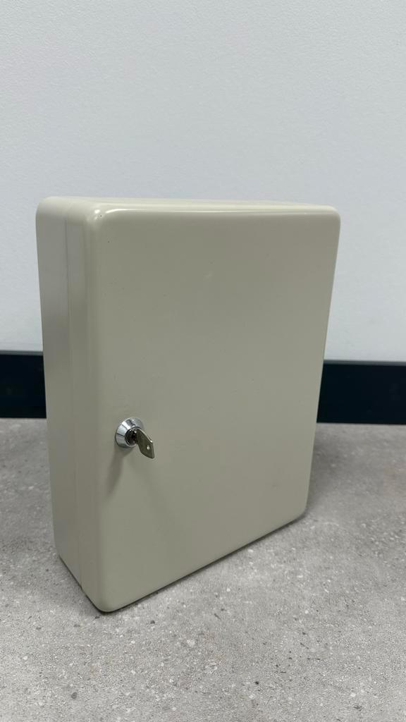 Sleutelkastje met Sleutel - 30x23x9cm, Huis en Inrichting, Woonaccessoires | Kapstokken, Gebruikt, Overige typen, Minder dan 100 cm
