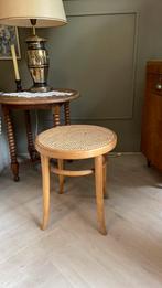 Beukenhouten bentwood kruk met rotan zitting jaren 80, Huis en Inrichting, Krukjes, Ophalen, Gebruikt, Hout