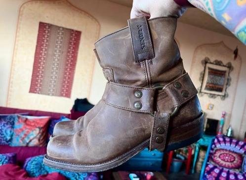 Stoere handgemaakte Sendra laarzen 38 vintage look 115€, Kleding | Dames, Schoenen, Gedragen, Lage of Enkellaarzen, Bruin, Ophalen of Verzenden