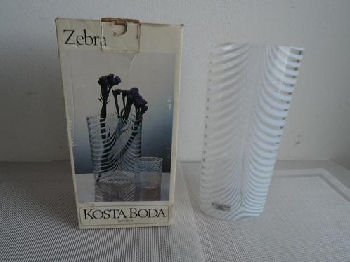 Onbeschadigde Kosta Boda "Zebra" vaas, Antiek en Kunst, Kunst | Designobjecten, Ophalen of Verzenden
