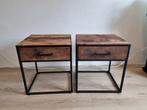 Twee nachtkastjes mangohout met stalen frame, Ophalen, Gebruikt, 45 tot 65 cm, Minder dan 55 cm