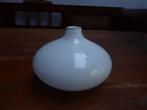 Vintage opaline vaasje in wit, Ophalen of Verzenden