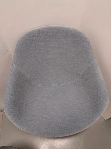 HAY AAL 83 fauteuil, lichtblauw,nieuwstaat  beschikbaar voor biedingen