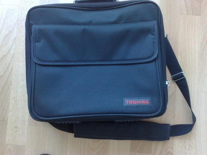 Laptoptas - Merk TOSHIBA, Computers en Software, Laptoptassen, Nieuw, 17 inch of meer, Verzenden