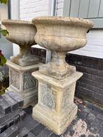 Tuinornament, tuinvaas op sokkel, bloempot, beton, bloempot, Tuin en Terras, Tuinvazen, Ophalen, Zo goed als nieuw