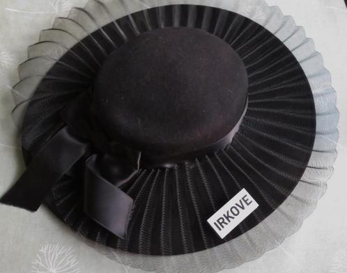 MOOIE ZWARTE HOED BREDE RAND * Maat 55 *, Kleding | Dames, Hoeden en Petten, Zo goed als nieuw, Hoed, 55 cm (S, 6⅞ inch) of minder