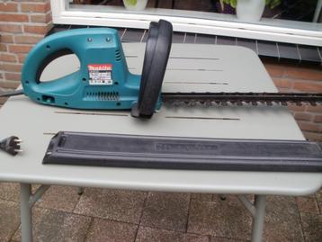 Makita Heggeschaar meslengte 52cm 500 watt+beschermkap. beschikbaar voor biedingen