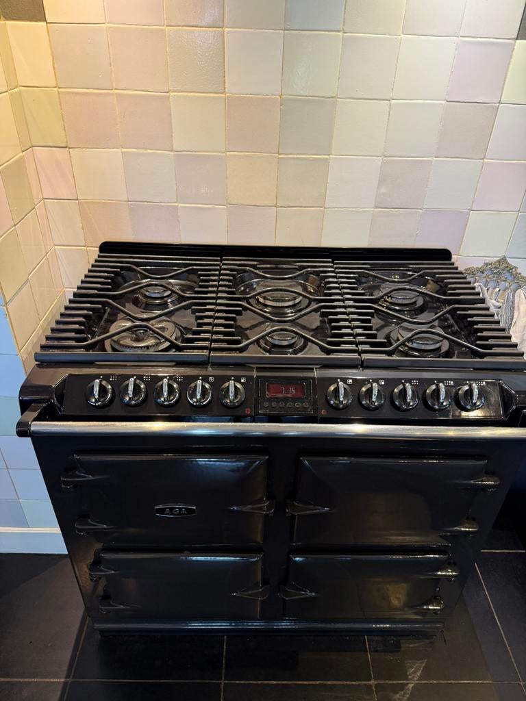 Keuken met Aga fornuis six four, novi afzuigkap & bar, Huis en Inrichting, Ophalen, Gebruikt, 200 cm of meer, 50 tot 75 cm