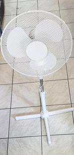 Goede werkende ventilator heeft drie stenden zo goed als nie, Ophalen of Verzenden, Zo goed als nieuw