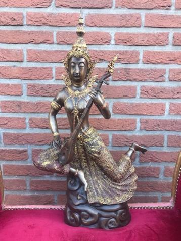groot bronzen beeld, Thaise tempelmuzikante, 70 cm hoog beschikbaar voor biedingen