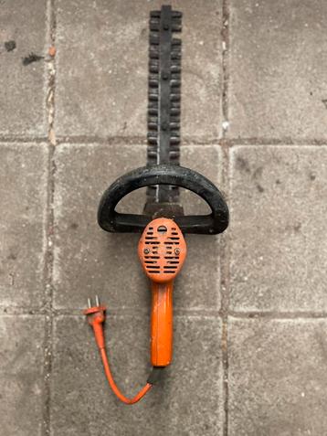 Oldskool Black & Decker electrische heggenschaar beschikbaar voor biedingen
