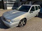 Volvo V70 2.5 Sports-Line | Leder | Trekhaak | Nette staat, Origineel Nederlands, Te koop, Zilver of Grijs, 5 stoelen