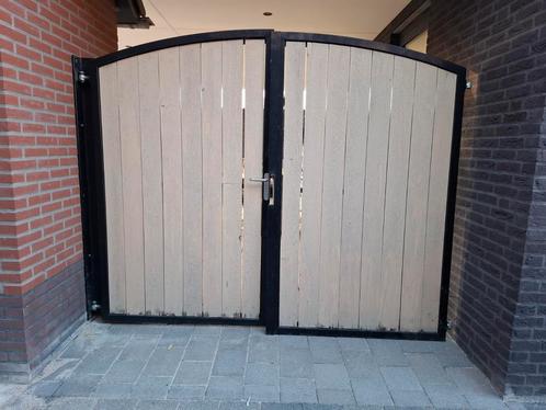 dubbel Poort ijzer 2.48 tot 2.55 breed met eikenhout, Tuin en Terras, Tuinpoorten, Zo goed als nieuw, Draaipoort, IJzer, 200 cm of meer