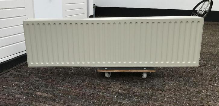 Radiator T33 L:175 x H50 X D13, Doe-het-zelf en Verbouw, Verwarming en Radiatoren, Zo goed als nieuw, Radiator, 30 tot 80 cm, 150 cm of meer