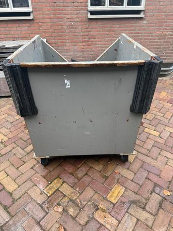 Stalen Verrijdbare Bakken - 6 Stuks beschikbaar voor biedingen