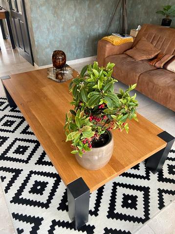 Eikenhouten Salontafel beschikbaar voor biedingen