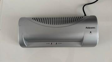 Fellowes Lamineerapparaat + 5 Sheets - Weinig Gebruikt beschikbaar voor biedingen