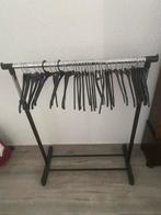 Kledingrek met 40 hangers, Ophalen, Gebruikt