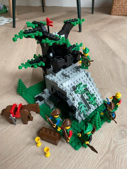 Lego forestmen 6066 en 6054, Kinderen en Baby's, Speelgoed | Duplo en Lego, Zo goed als nieuw, Lego, Ophalen of Verzenden