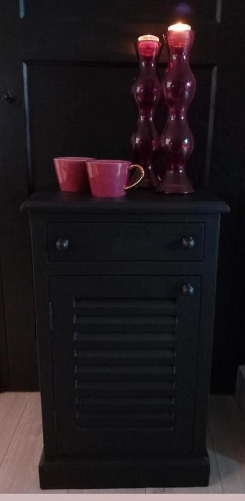 Stoer & Landelijk nachtkast louvre zwart, Antiek en Kunst, Curiosa en Brocante, Ophalen