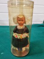 Pop kledendracht vintage plastic, Verzamelen, Poppen, Ophalen of Verzenden, 'T Olde Gre-j, Info@toldegrej.nl, Endepoelstraat 20f Didam