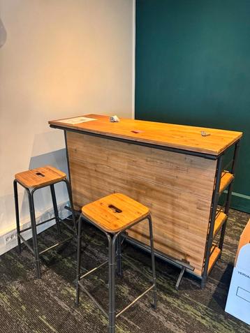 Bar / bartafel / mancave ( bar + 2x kruk )  beschikbaar voor biedingen
