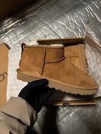 UGG Mini - Maat 39, Kleding | Dames, Schoenen, Ophalen of Verzenden, Bruin, Lage of Enkellaarzen